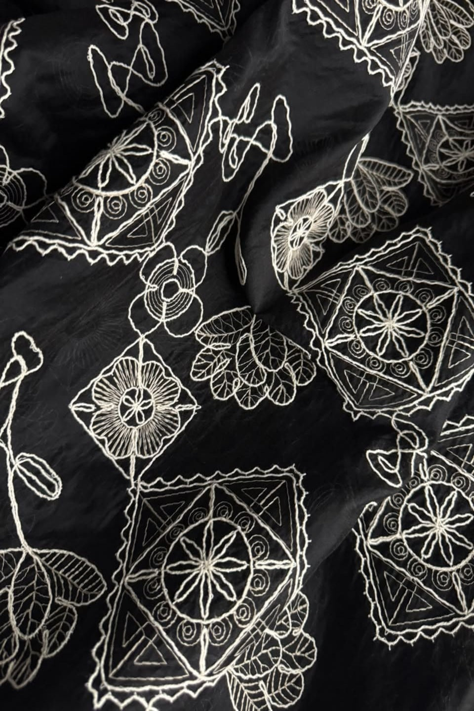 NEW ARRIVAL26K PAPER SILK CHIKAN KARI