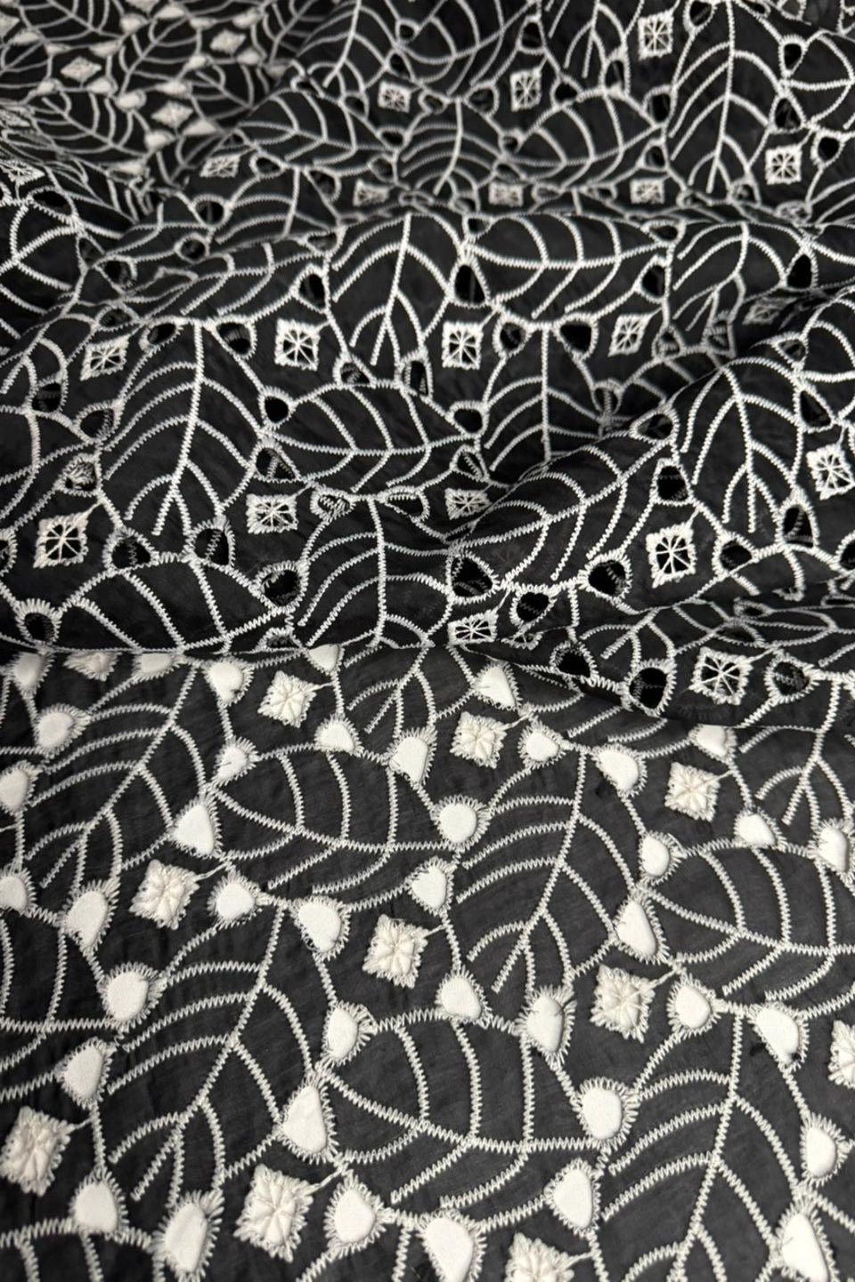 RAKHT SPIDER INSPIRE WORK CHICKEN KARI 