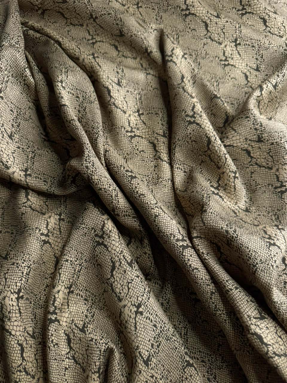 ELERIS Printed Marina - Exotic Snakeskin Pattern - Beige Khaki & Charcoal Black