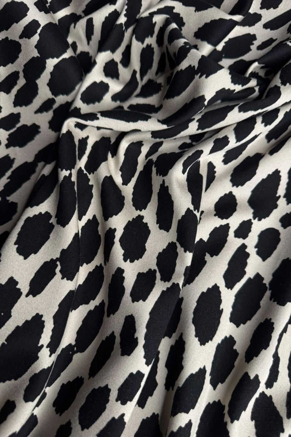 Velora Marina Cheetah Spot Printed Suit - Off White & Black