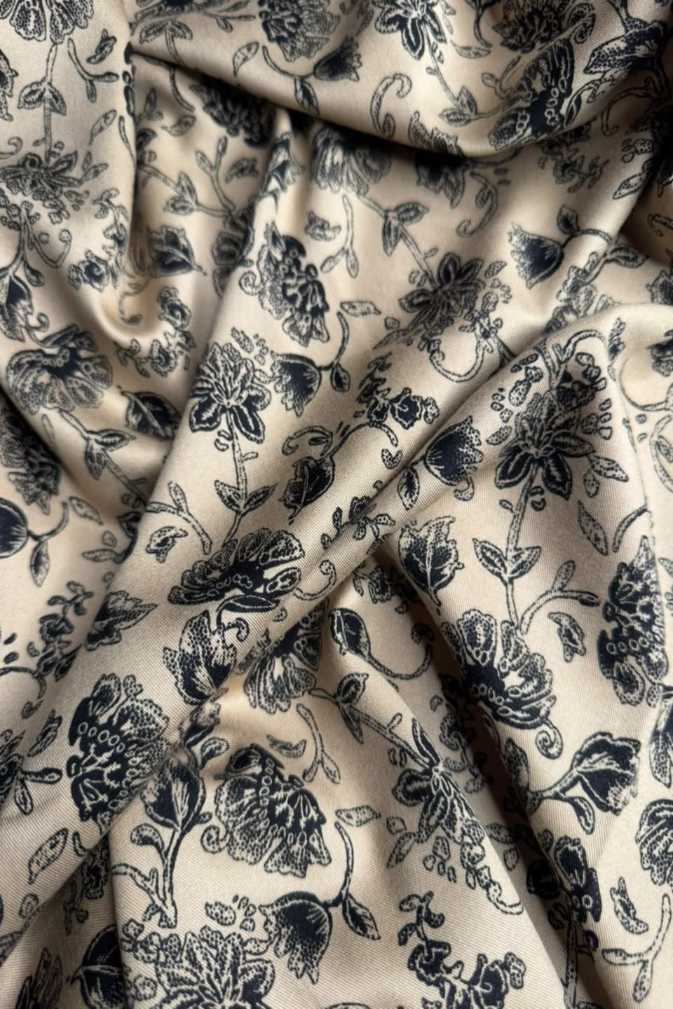 Velora Marina Baroque Garden Printed Suit - Off White & Black