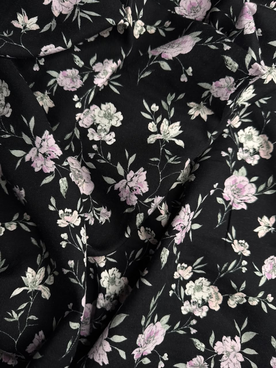 Marina Elaris - Black & Lilac Pink Floral Printed Fabric