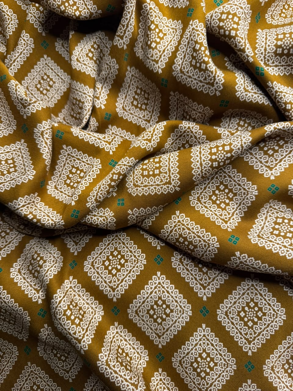 AYSEL LUXE MARINA - Geometric Tile - Mustard Brown & Off-White