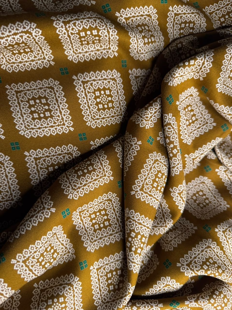 AYSEL LUXE MARINA - Geometric Tile - Mustard Brown & Off-White