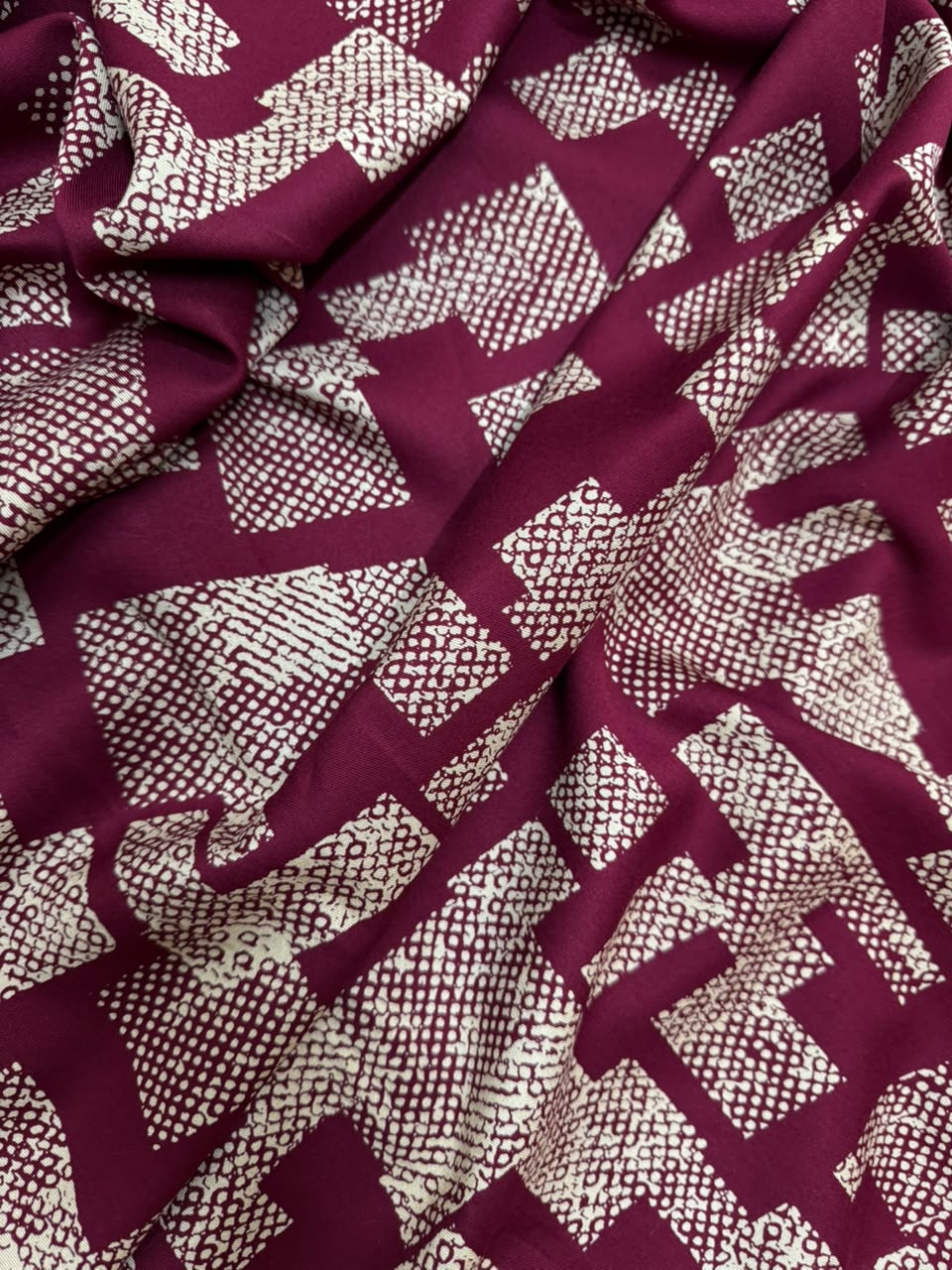 AYSEL LUXE MARINA - Abstract Block - Maroon & Off-White