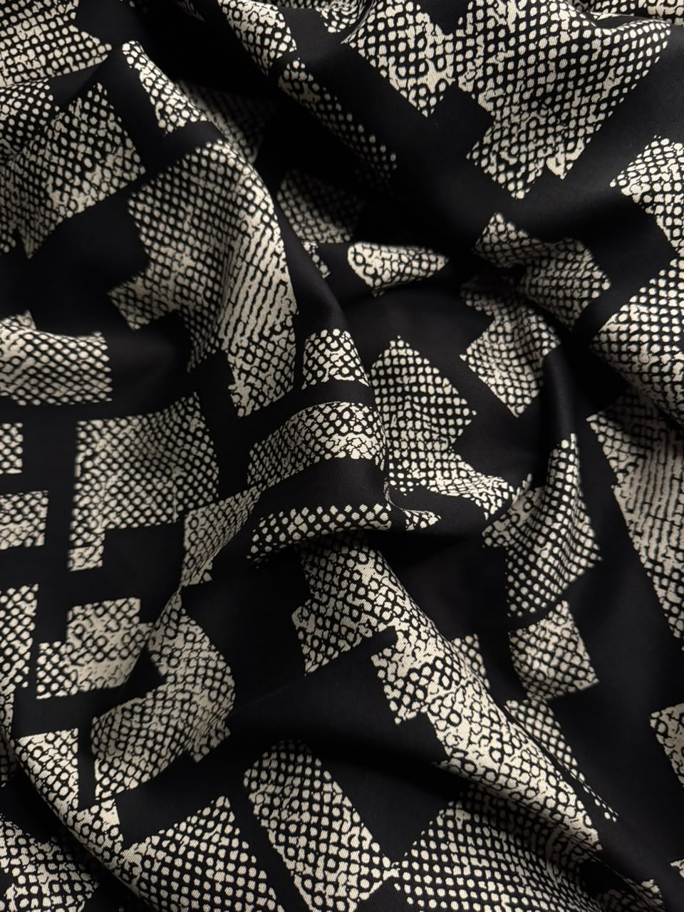 AYSEL LUXE MARINA - Abstract Block - Midnight Black & Off-White