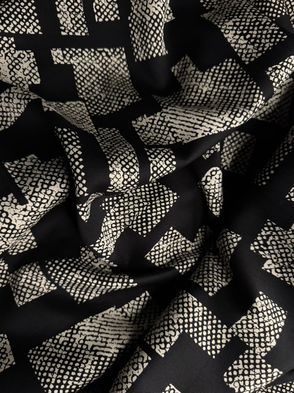 AYSEL LUXE MARINA - Abstract Block - Midnight Black & Off-White
