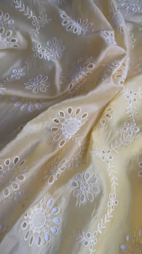 women chikan kari two tune 
by rakht